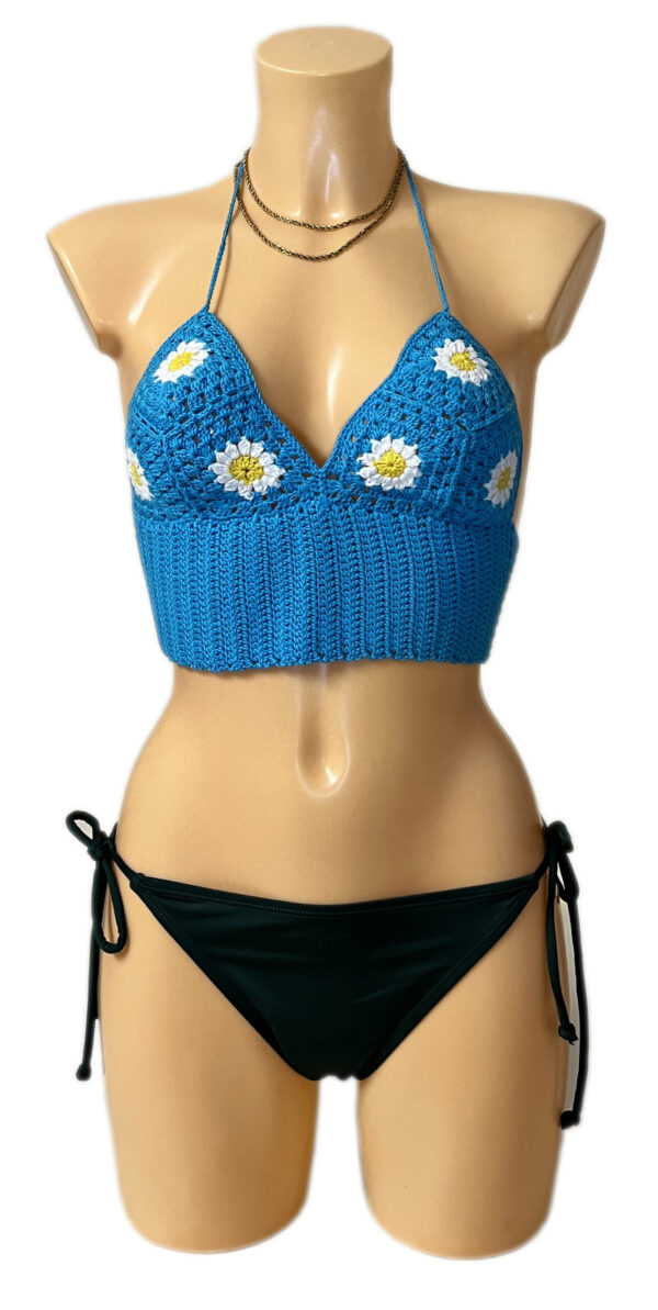 White daisy patterned hand knitted crop top