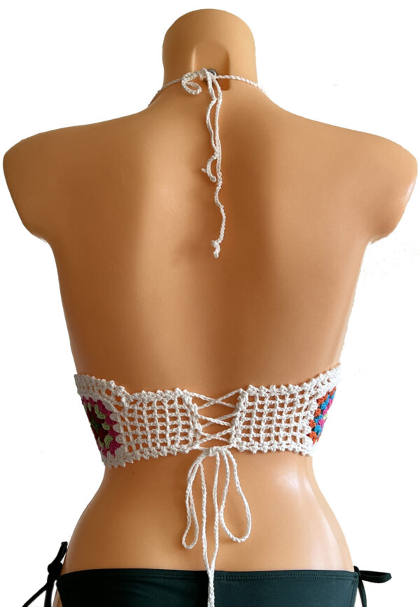 White lace embroidered and flower-patterned hand-knitted crop top - Image 2